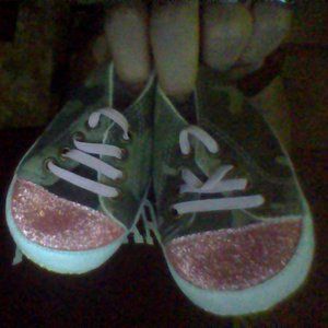baby shoes by Monkey Bars one size pink and camo